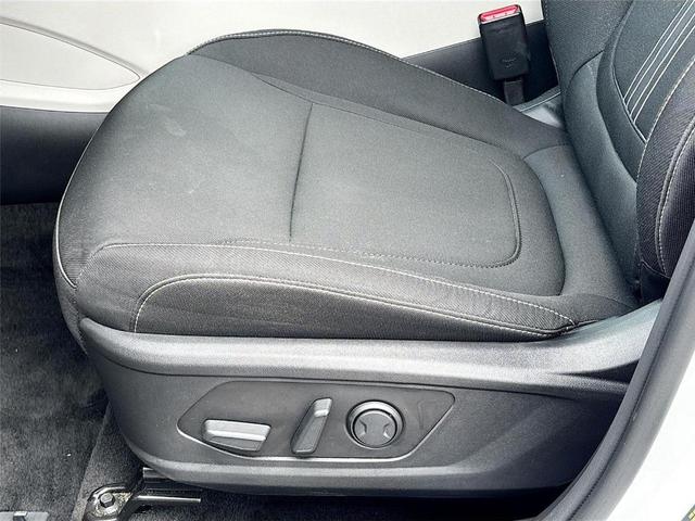 Photo of 2024 White Pearl Hyundai TUCSON