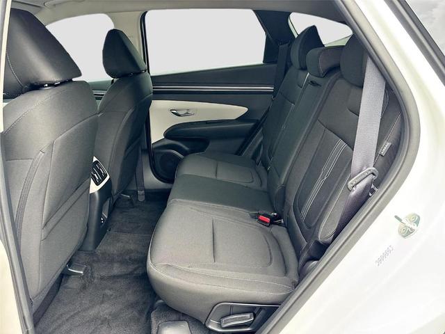Photo of 2024 White Pearl Hyundai TUCSON