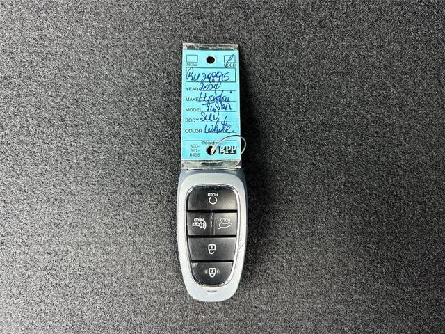 Photo of 2024 White Pearl Hyundai TUCSON