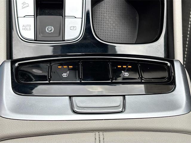 Photo of 2024 White Pearl Hyundai TUCSON