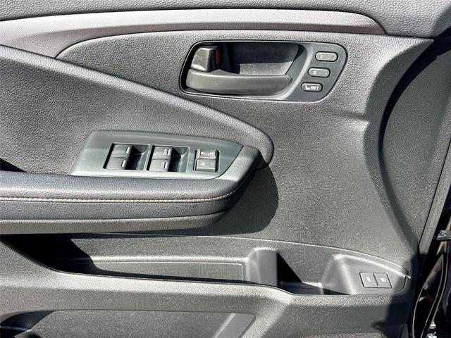 Photo of 2022 Crystal Black Pearl Honda Passport