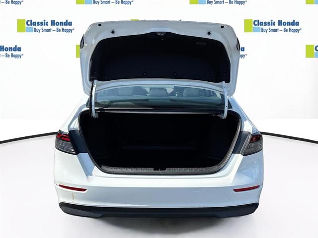 Photo of 2024 Platinum White Pearl Honda Accord