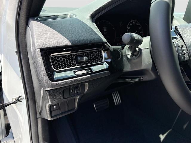 Photo of 2026 Platinum White Pearl Honda Civic