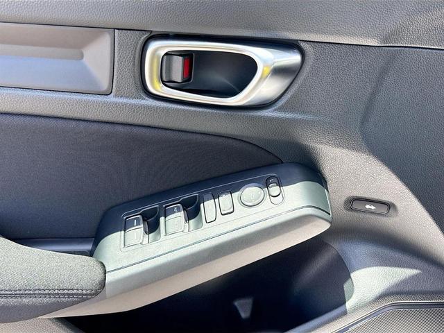 Photo of 2026 Platinum White Pearl Honda Civic