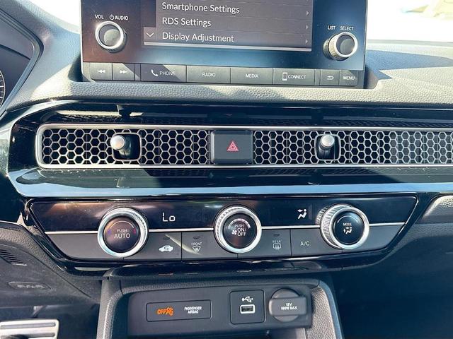 Photo of 2024 Sonic Gray Pearl Honda Civic