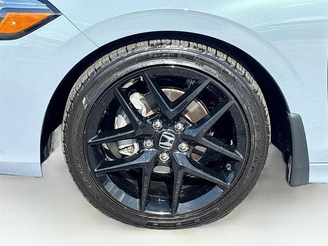 Photo of 2024 Sonic Gray Pearl Honda Civic