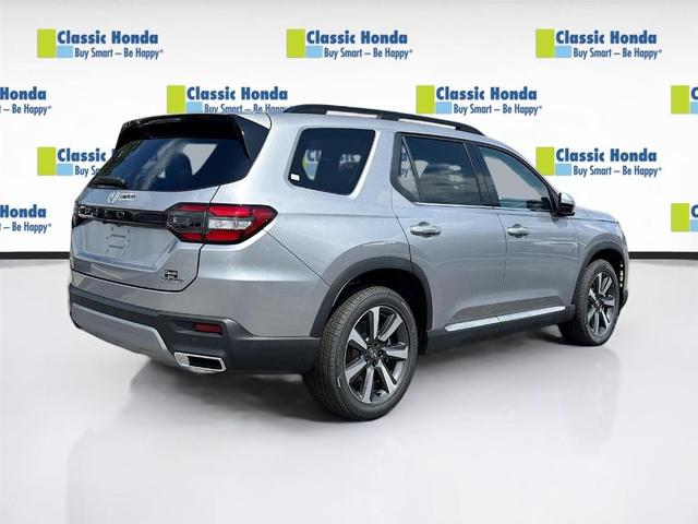 Photo of 2025 Lunar Silver Metallic Honda Pilot