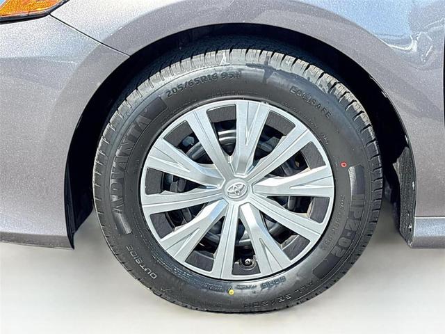 Photo of 2022 Predawn Gray Mica Toyota Camry Hybrid