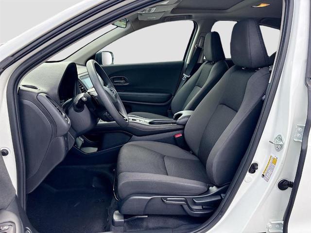 Photo of 2022 Platinum White Pearl Honda HR-V