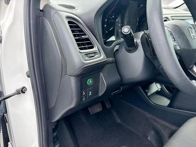 Photo of 2022 Platinum White Pearl Honda HR-V