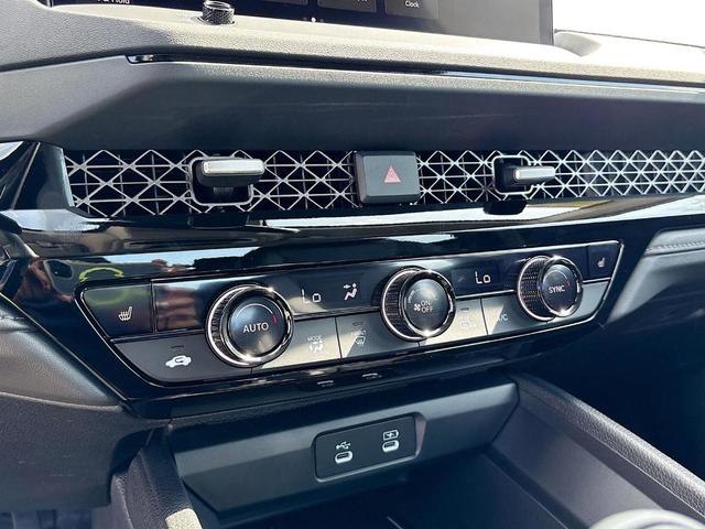 Photo of 2025 Solar Silver Metallic Honda Accord Hybrid