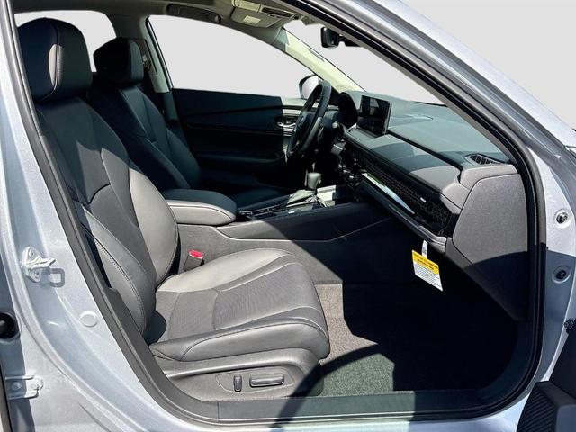 Photo of 2025 Solar Silver Metallic Honda Accord Hybrid