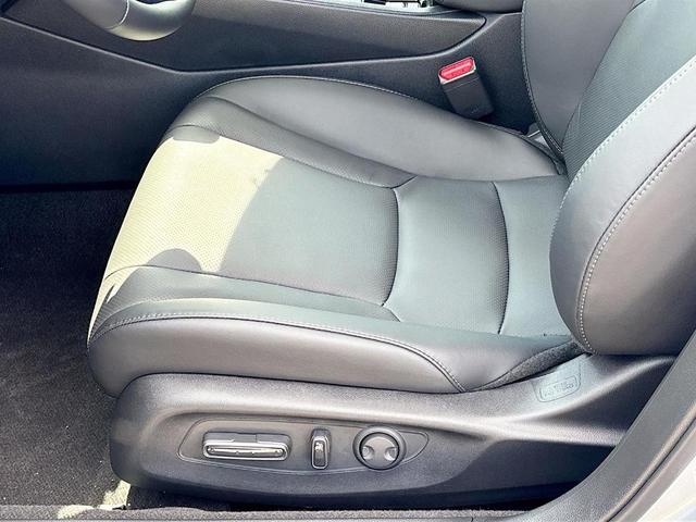 Photo of 2025 Solar Silver Metallic Honda Accord Hybrid