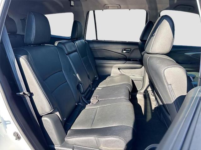 Photo of 2021 Platinum White Pearl Honda Pilot