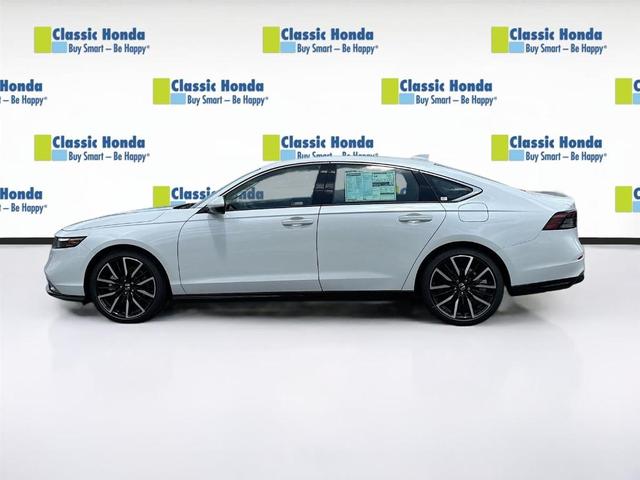 Photo of 2025 Platinum White Pearl Honda Accord Hybrid