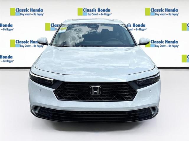Photo of 2025 Platinum White Pearl Honda Accord Hybrid