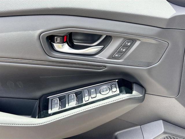 Photo of 2025 Platinum White Pearl Honda Accord Hybrid