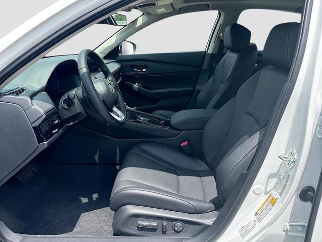 Photo of 2025 Platinum White Pearl Honda Accord Hybrid
