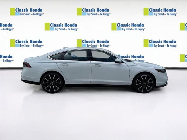 Photo of 2025 Platinum White Pearl Honda Accord Hybrid