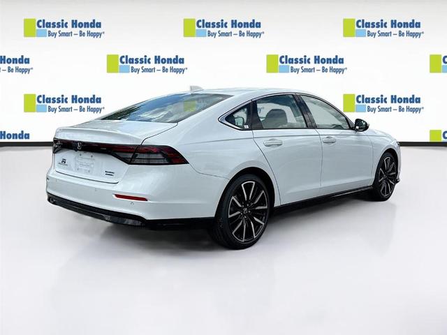 Photo of 2025 Platinum White Pearl Honda Accord Hybrid