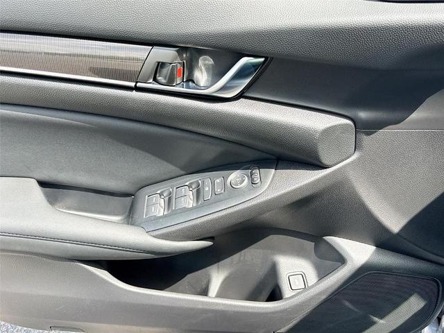 Photo of 2022 Lunar Silver Metallic Honda Accord