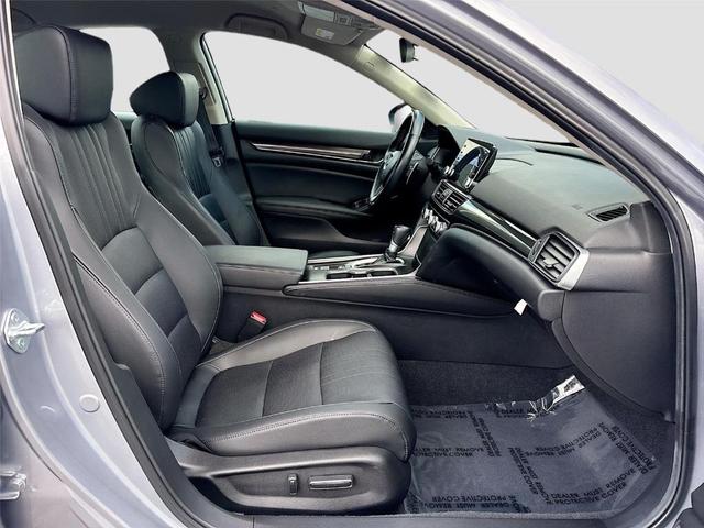 Photo of 2022 Lunar Silver Metallic Honda Accord