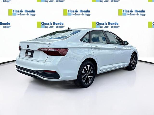 Photo of 2024 Pure White Volkswagen Jetta