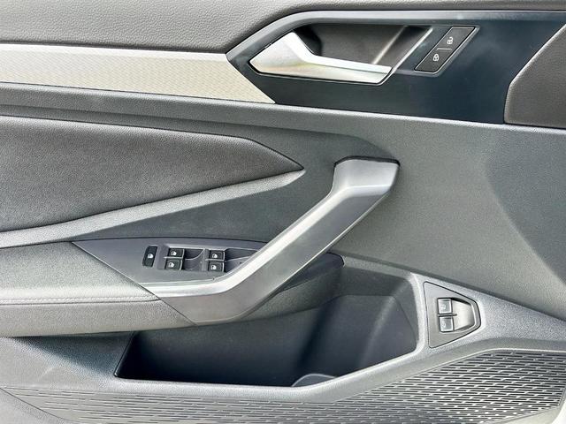 Photo of 2024 Pure White Volkswagen Jetta