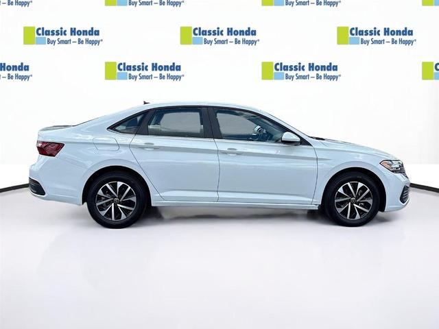 Photo of 2024 Pure White Volkswagen Jetta
