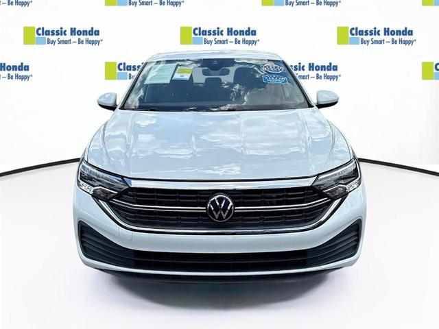 Photo of 2024 Pure White Volkswagen Jetta