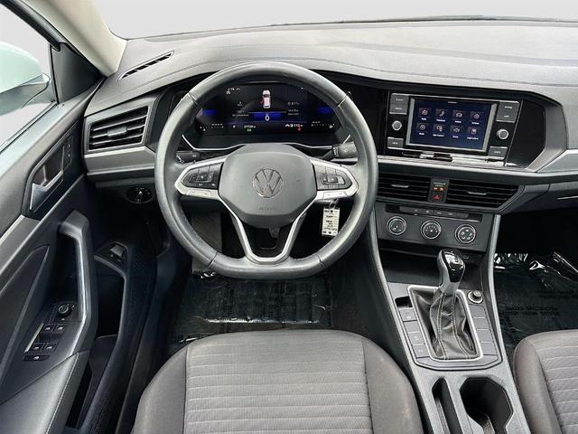 Photo of 2024 Pure White Volkswagen Jetta
