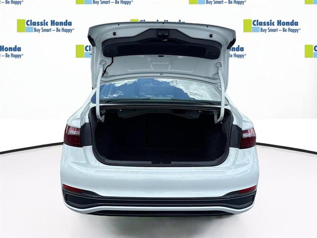 Photo of 2024 Pure White Volkswagen Jetta
