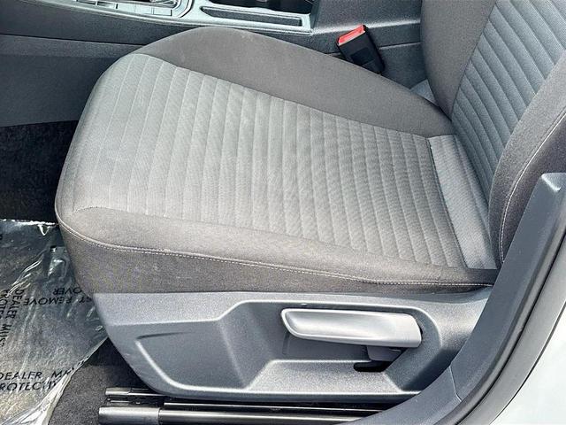 Photo of 2024 Pure White Volkswagen Jetta