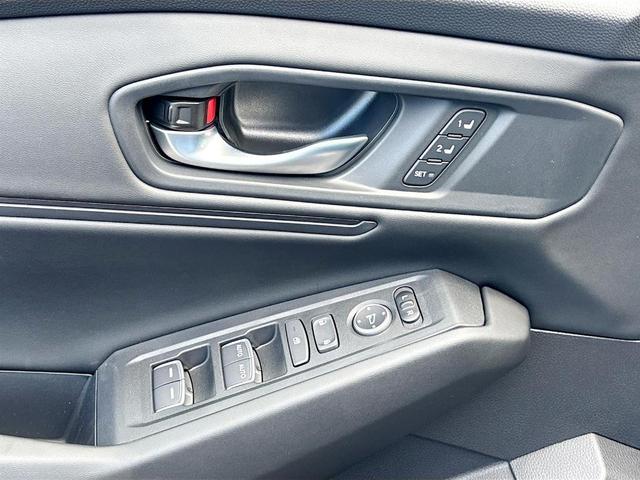 Photo of 2025 Solar Silver Metallic Honda Accord Hybrid
