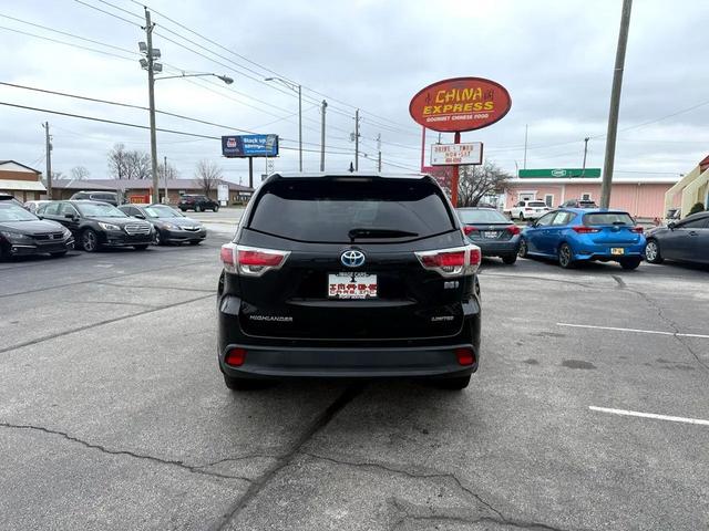 Photo of 2016 Midnight Black Metallic Toyota Highlander Hybrid