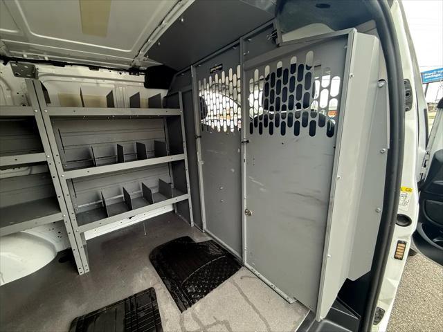 Photo of 2019 Arctic White Mercedes-Benz Metris