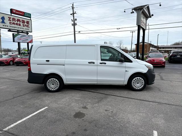 Photo of 2019 Arctic White Mercedes-Benz Metris