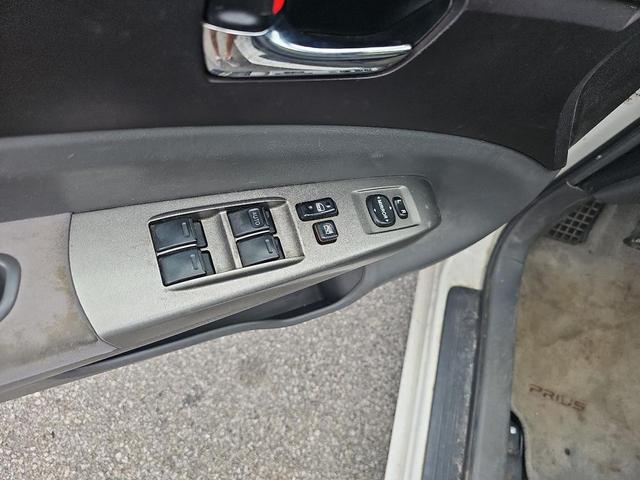 Photo of 2004 Millennium Silver Toyota Prius