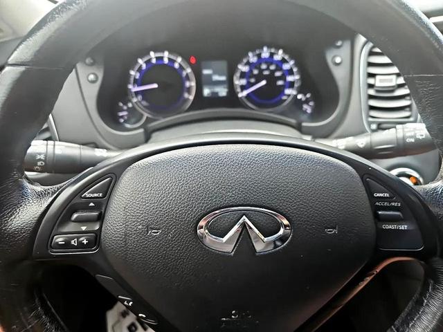 Photo of 2017 Black INFINITI QX50