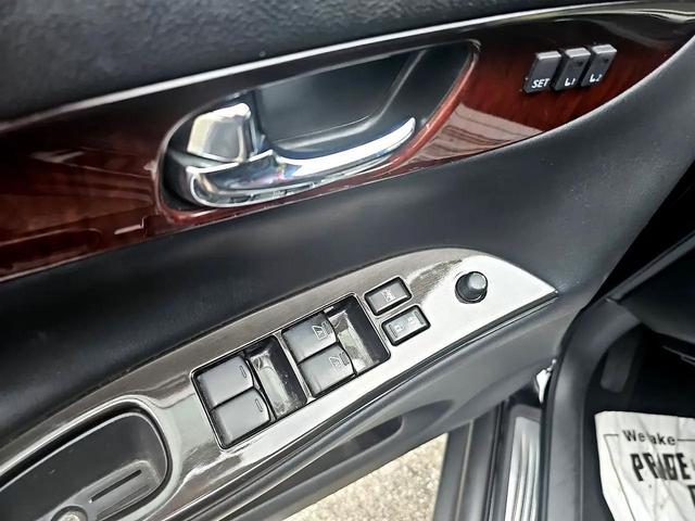 Photo of 2017 Black INFINITI QX50