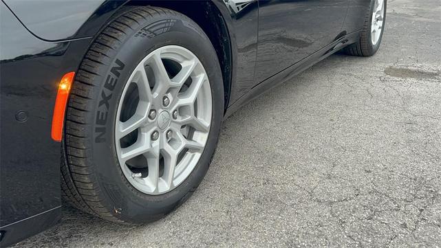Photo of 2025 Diamond Black Crystal Pearlcoat Dodge Charger Daytona