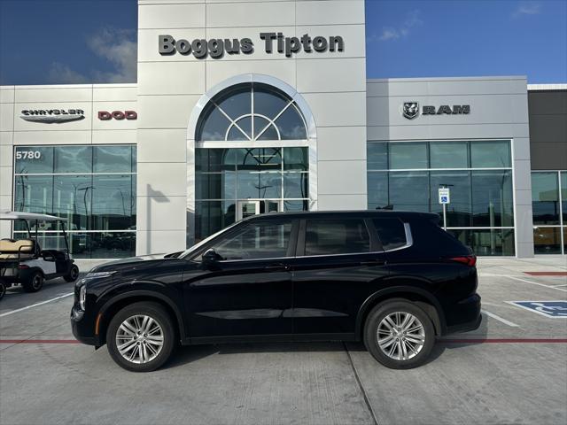 Photo of 2022 Black Diamond Mitsubishi Outlander