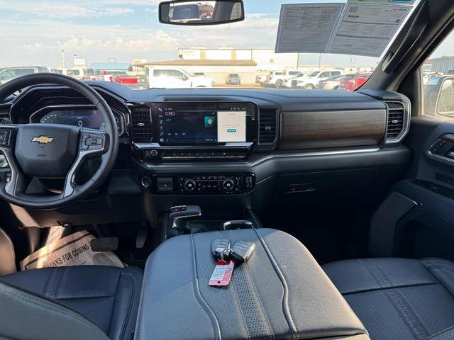 Photo of 2024 Iridescent Pearl Tricoat Chevrolet Silverado 1500