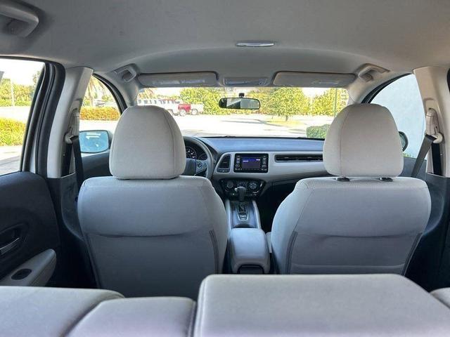 Photo of 2021 Platinum White Pearl Honda HR-V