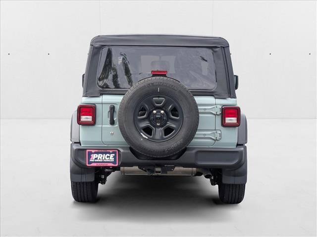 Photo of 2023 Earl Clearcoat Jeep Wrangler