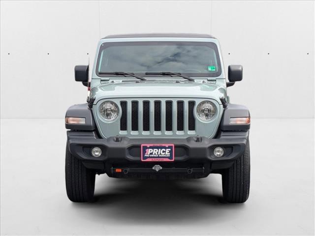 Photo of 2023 Earl Clearcoat Jeep Wrangler