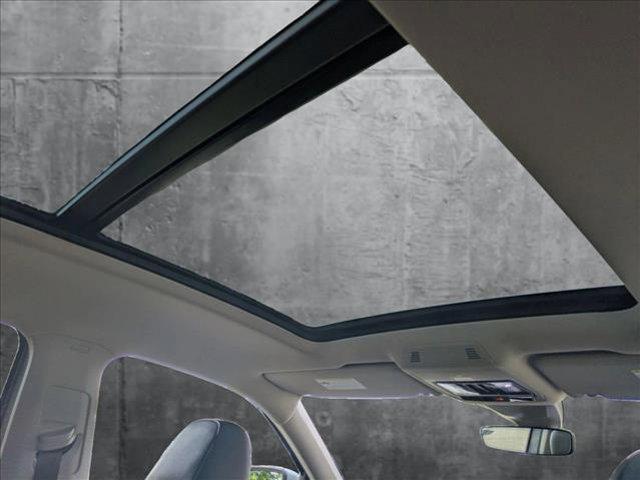 Photo of 2024 Silver Mist Metallic Volkswagen Atlas