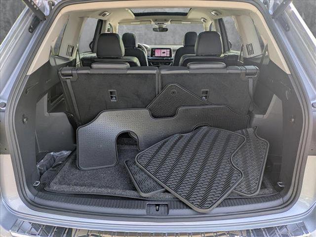Photo of 2024 Silver Mist Metallic Volkswagen Atlas