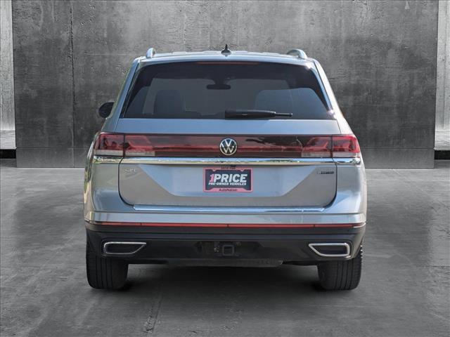 Photo of 2024 Silver Mist Metallic Volkswagen Atlas