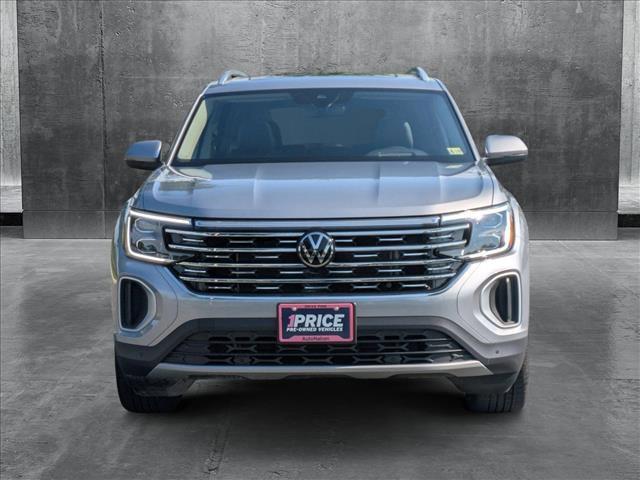 Photo of 2024 Silver Mist Metallic Volkswagen Atlas